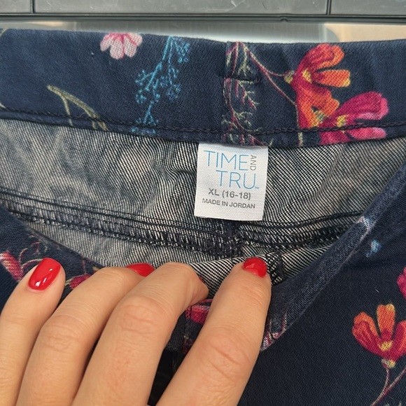 Time & Tru Pull on floral Jegging size XL - Picture 4 of 5